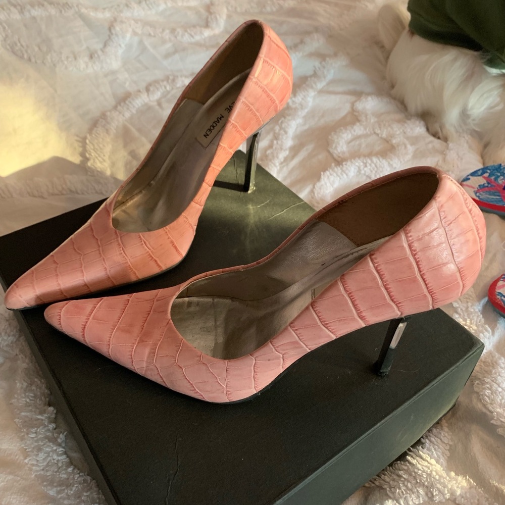 Steve Madden Pink Pointy Toe Heel